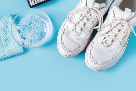 Guide – How to prevent and fix water stains on shoes